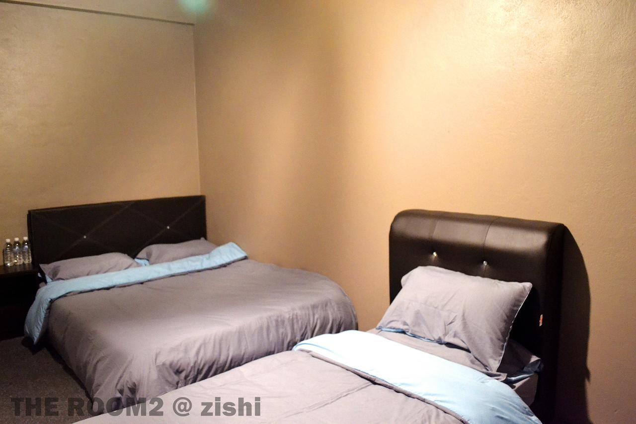 ホテル ザ ルーム2 アット ズィーシー コタバル 部屋 写真